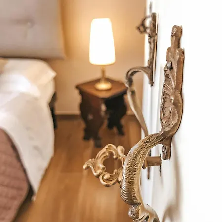 Alle Porte Del Barocco Apartamento *